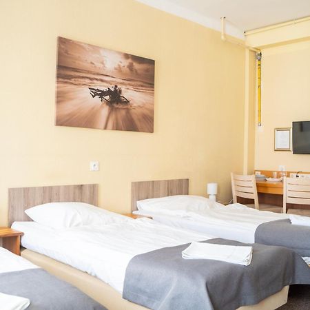 Hostel Krosnienska 12 Zielona Góra Extérieur photo