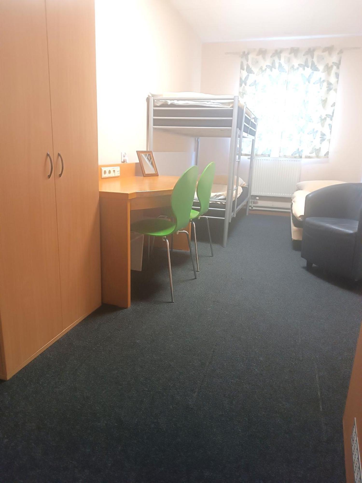 Hostel Krosnienska 12 Zielona Góra Extérieur photo