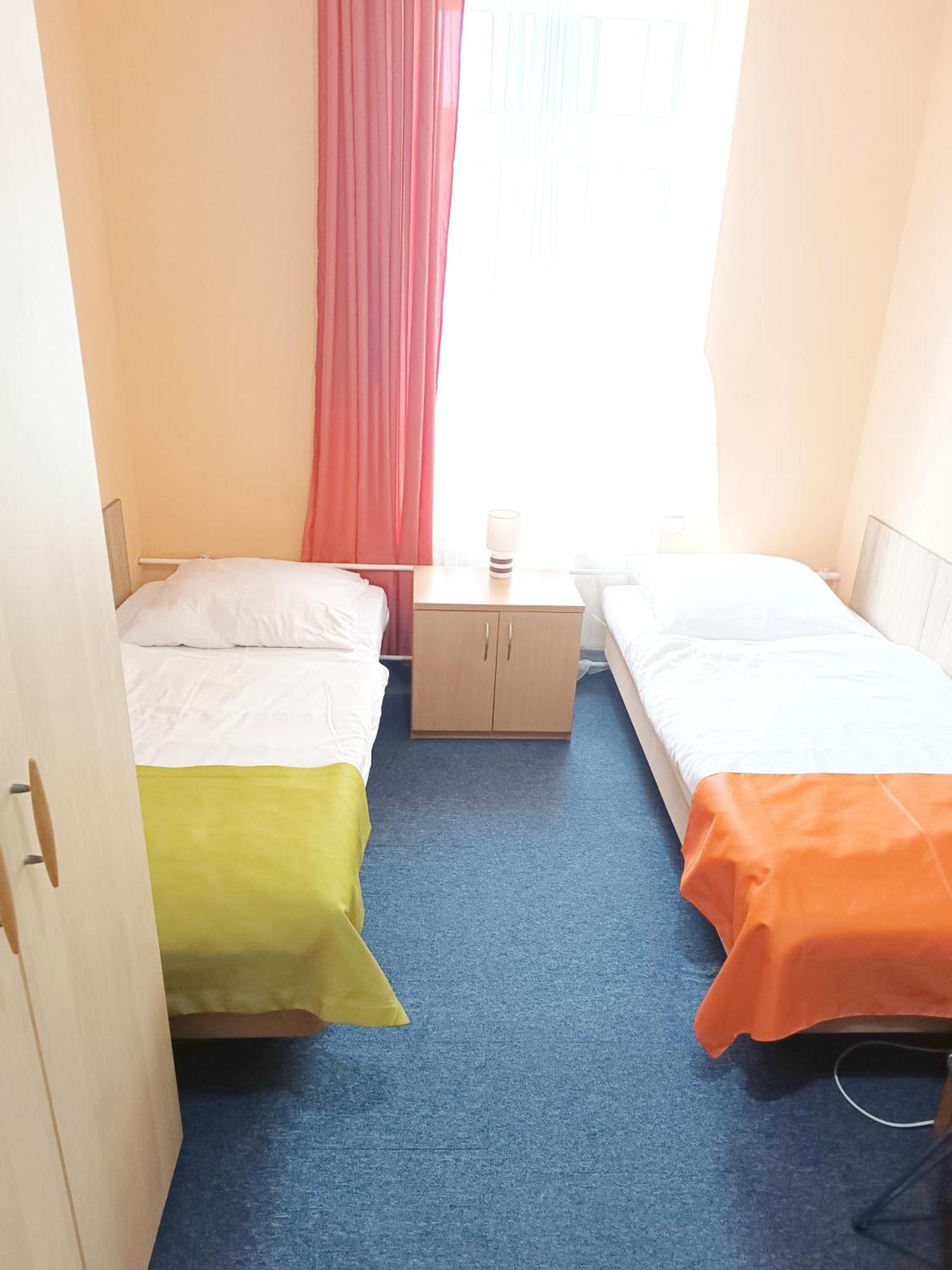 Hostel Krosnienska 12 Zielona Góra Extérieur photo