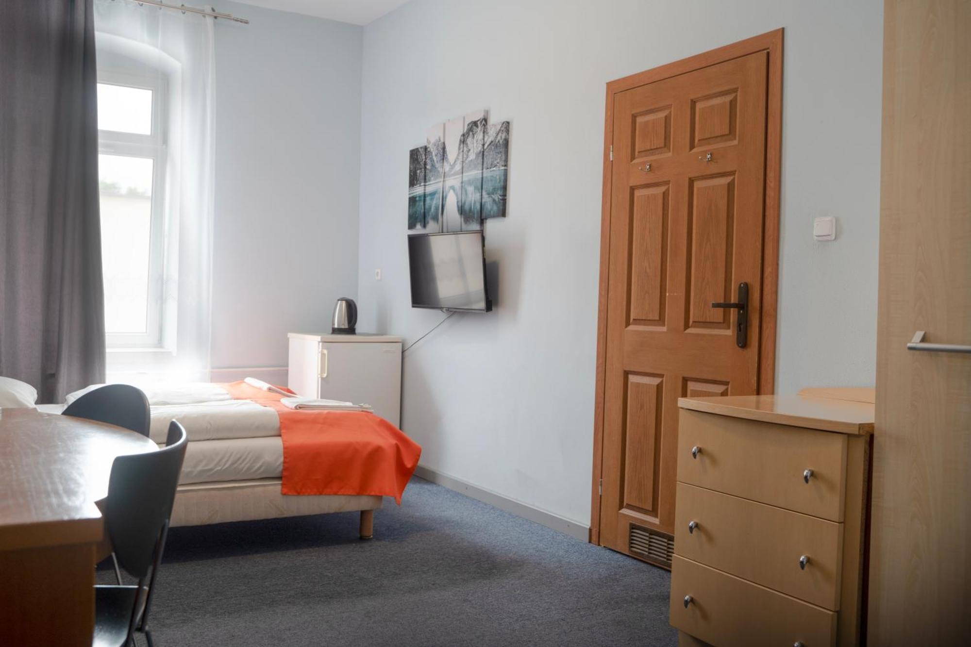 Hostel Krosnienska 12 Zielona Góra Extérieur photo