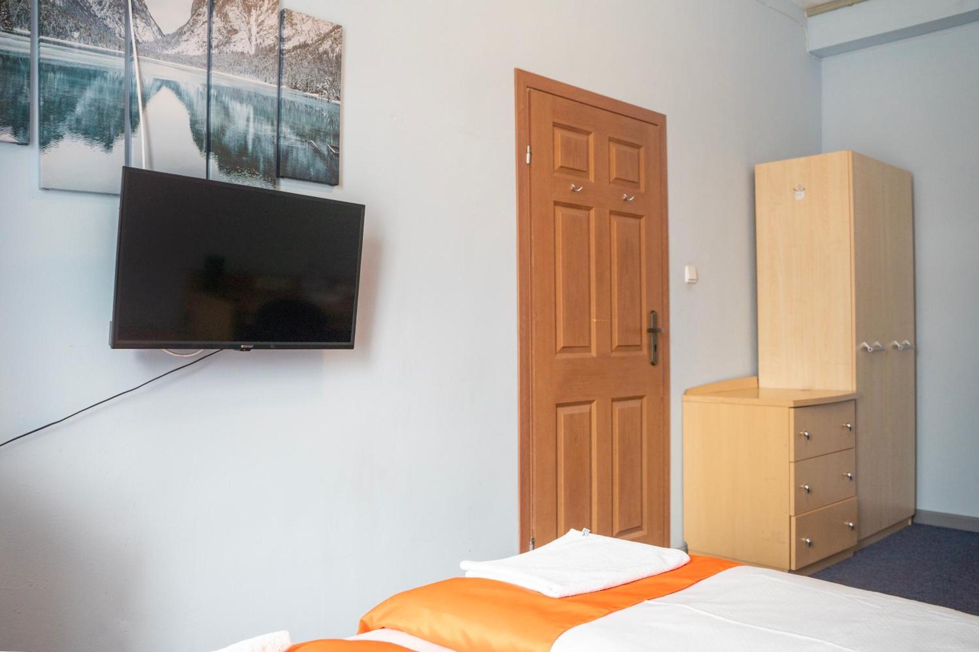 Hostel Krosnienska 12 Zielona Góra Extérieur photo
