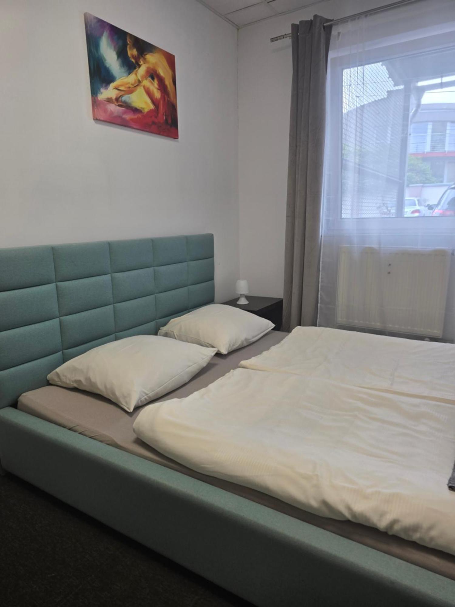 Hostel Krosnienska 12 Zielona Góra Extérieur photo
