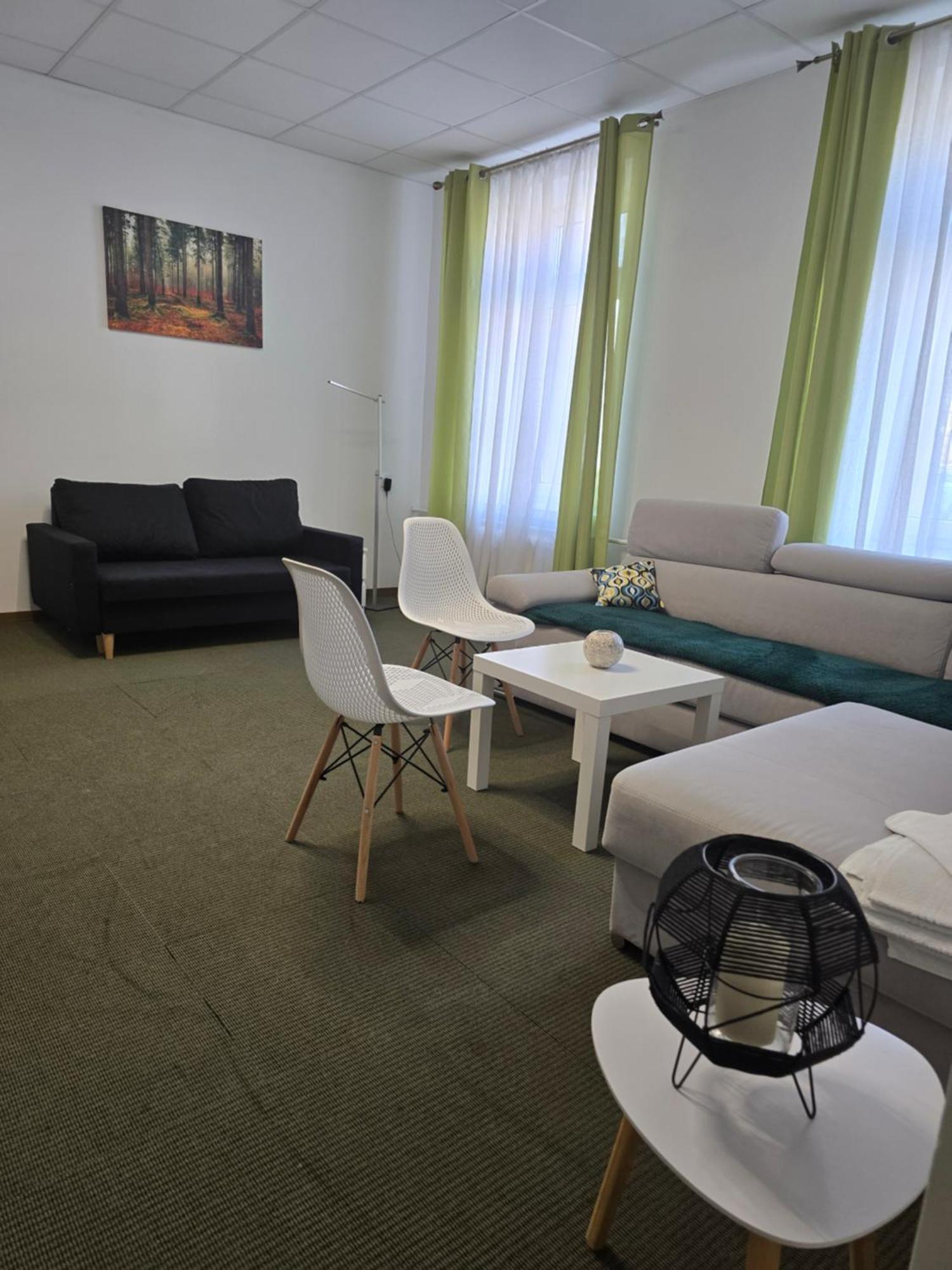 Hostel Krosnienska 12 Zielona Góra Extérieur photo