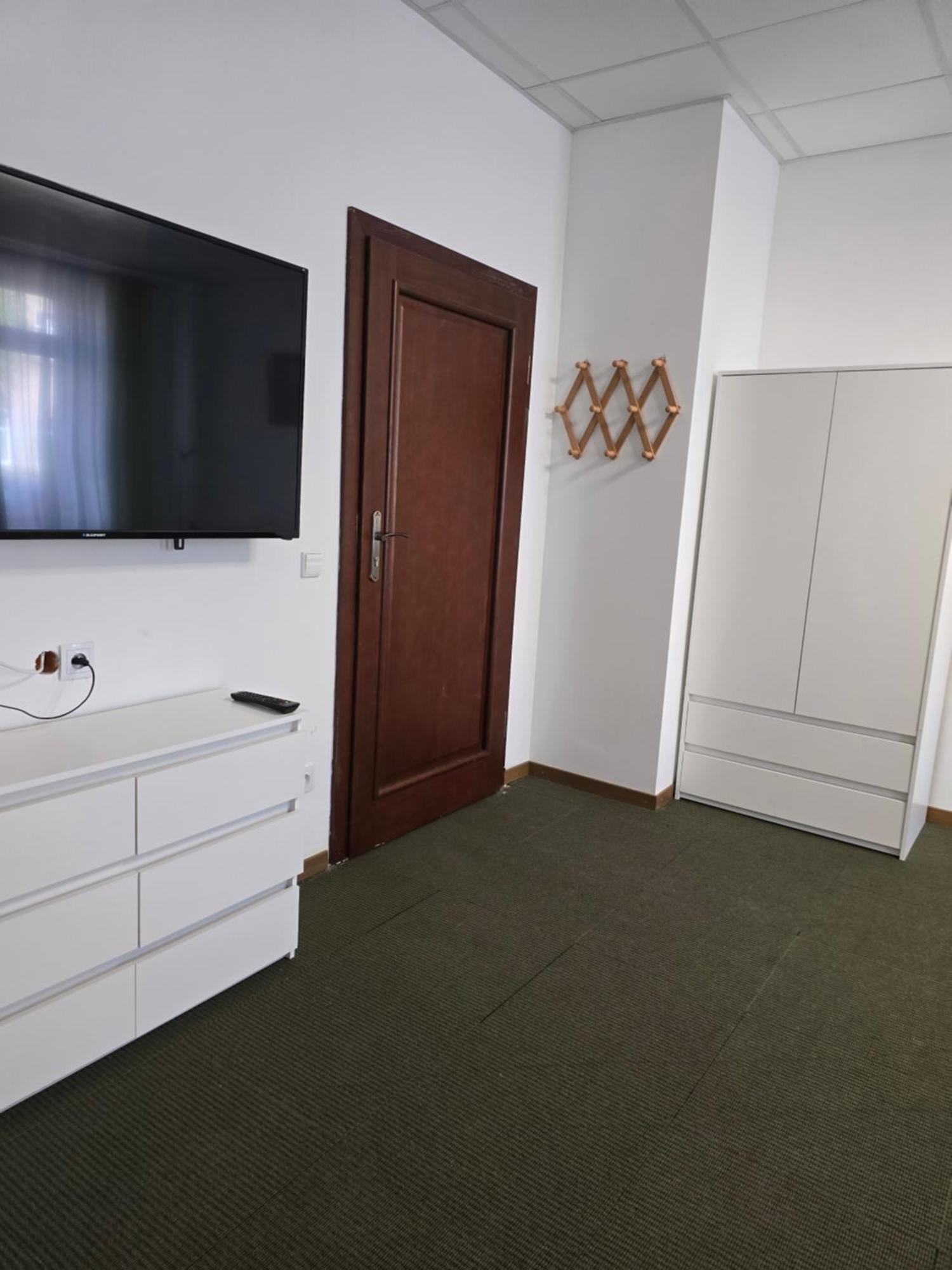 Hostel Krosnienska 12 Zielona Góra Extérieur photo