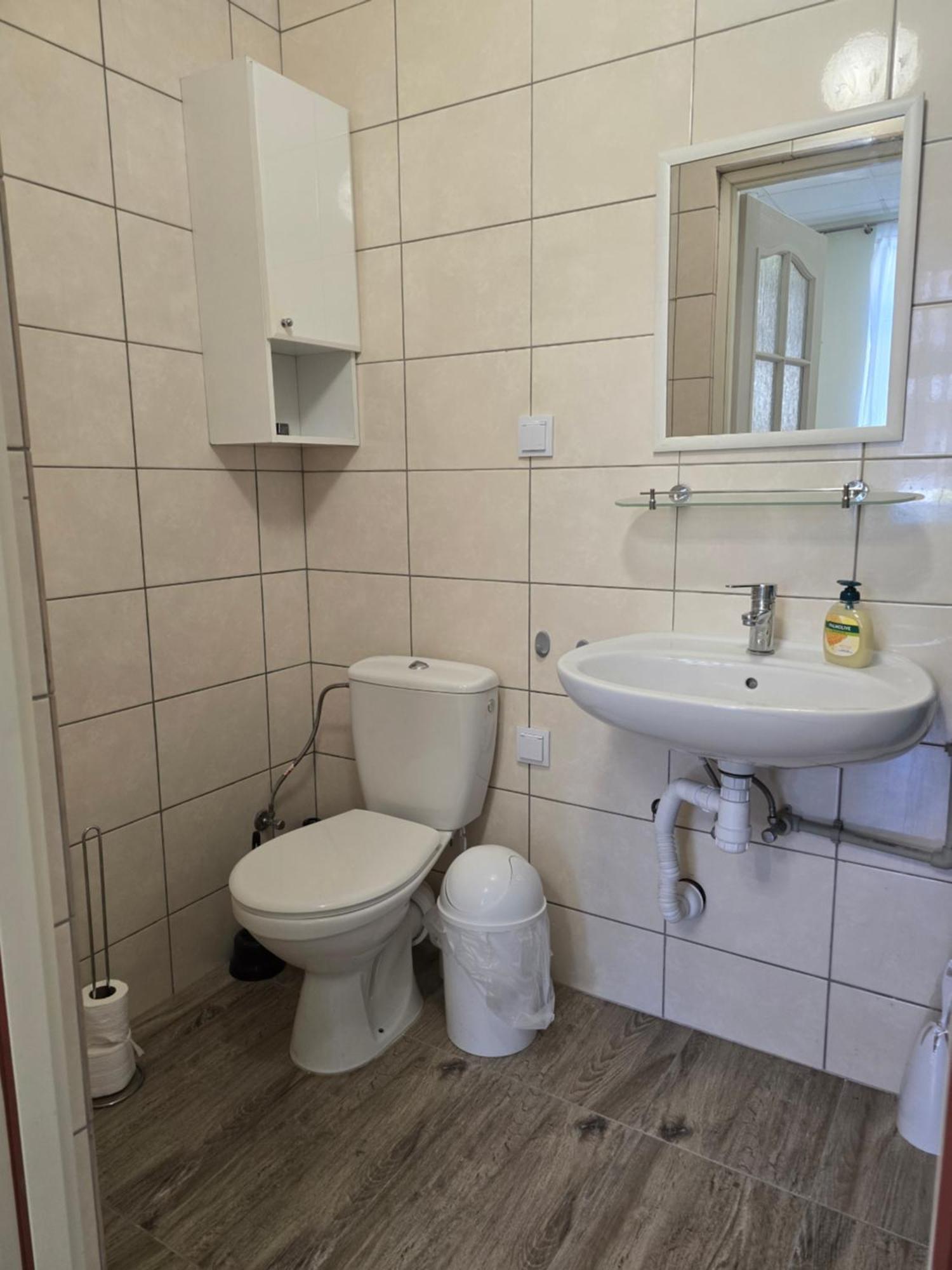 Hostel Krosnienska 12 Zielona Góra Extérieur photo